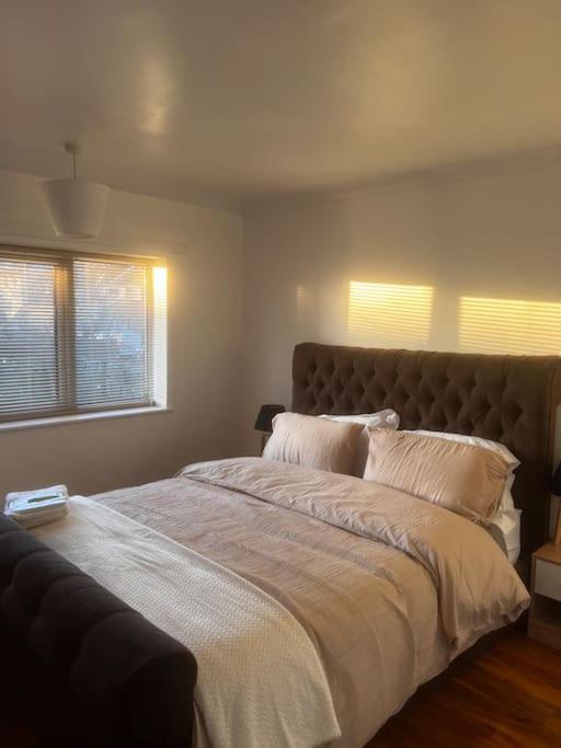 Home In Basildon, Essex Экстерьер фото