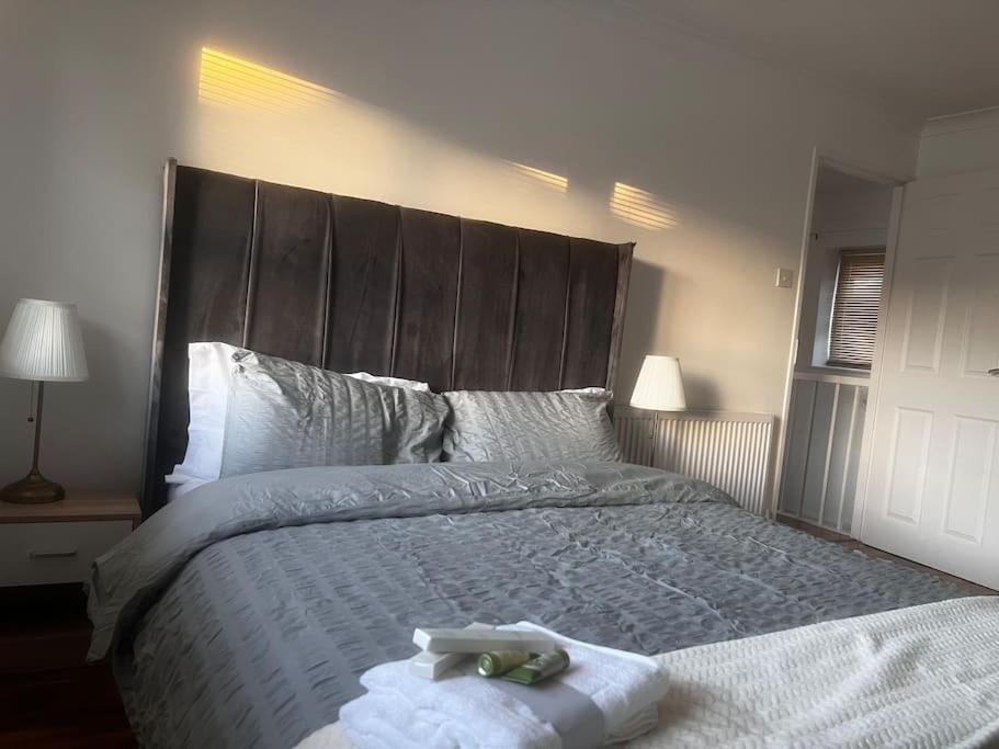 Home In Basildon, Essex Экстерьер фото