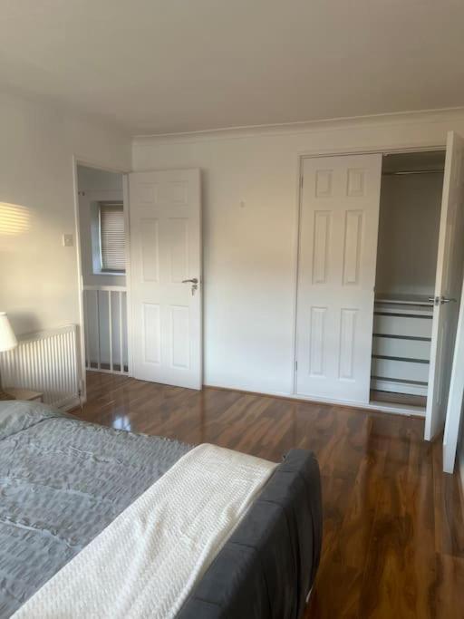 Home In Basildon, Essex Экстерьер фото